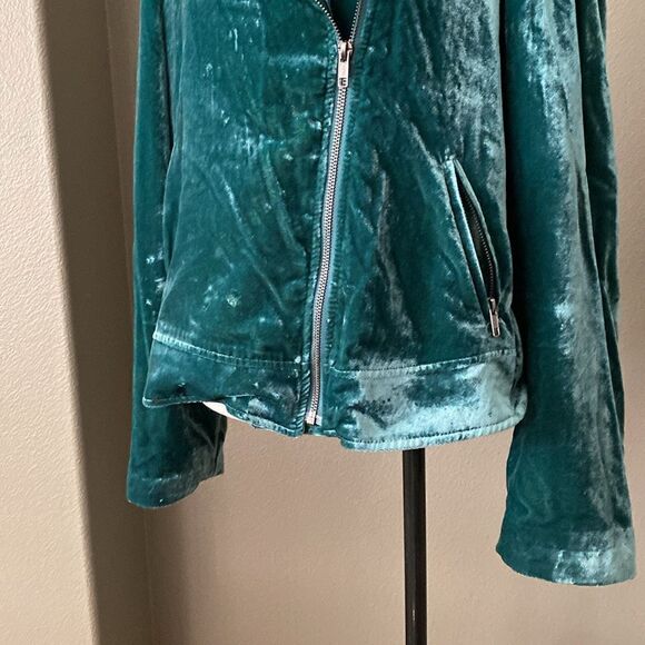 Torrid NWT Botanical Garden Teal Blue Velvet Moto Jacket - Picture 7 of 14